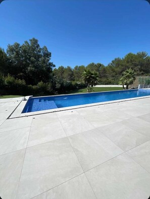 Vue sur piscine