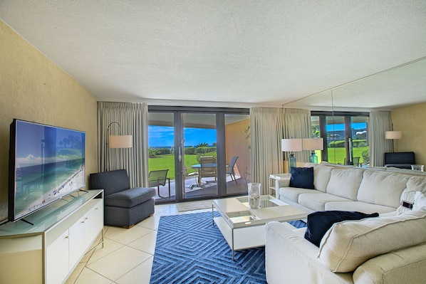 20-Edgewater-205-Living