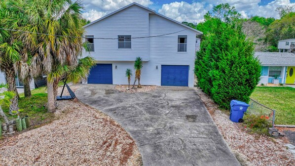 Front view driveway