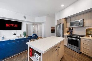 Park Lux PlayHouse LivingRoom Kitchen San Diego Downtown Luxury2