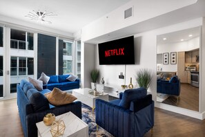 Park Lux PlayHouse LivingRoom San Diego Downtown Luxury 11