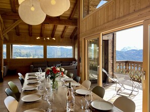 Le-Char-salle-manger-vue-location-appartement-chalet-Les-Gets