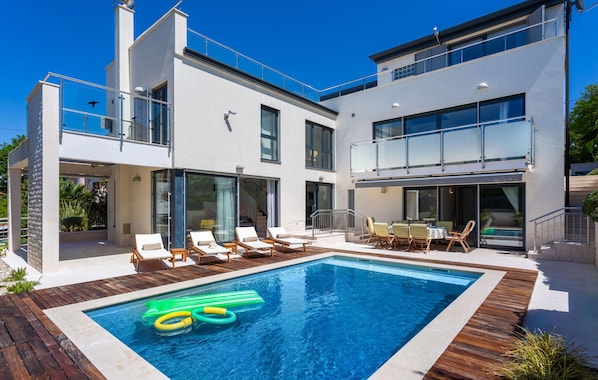 pool
