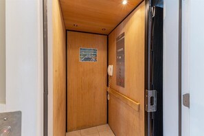 Elevator! No more lugging luggage up stairs! Perfect for pets and family unable to manage stairs. 
