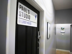 Paul&#39;s Studio @ Liver House