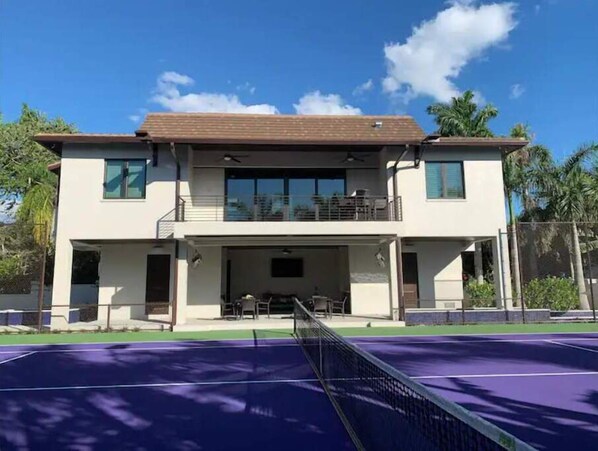 Sport court