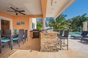 Outdoor dining