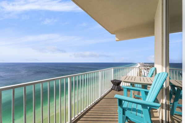 26th-floor penthouse with wrap-around private balcony and amazing ocean views