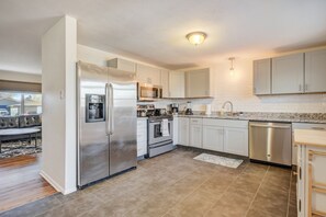 Fully equipped kitchen with everything you need!