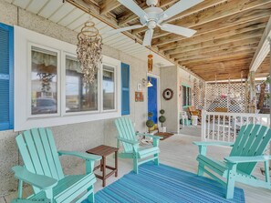 Welcome to Grayson by the Sea!