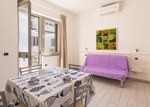 Living room with sofa bed-Casa Bartolomea 15- Elba Island