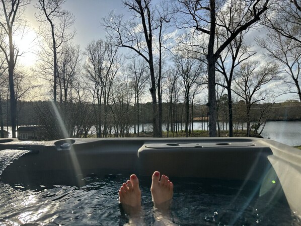 Outdoor spa tub