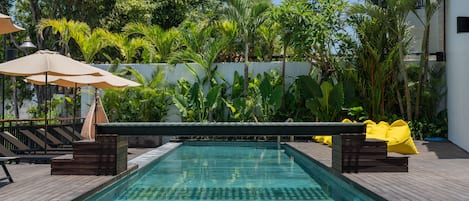 Pool inomhus/utomhus