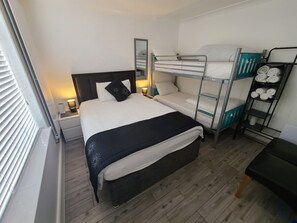 Room 1 (upto 4 people)