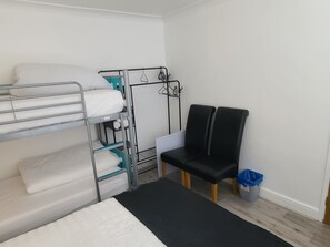 Room 1 (upto 4 people)