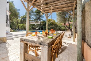 Alfresco Dining