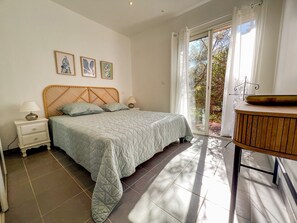 Chambre Bleue / Blue Bedroom