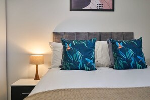 23 Waterside Place, Taunton - Host & Stay
