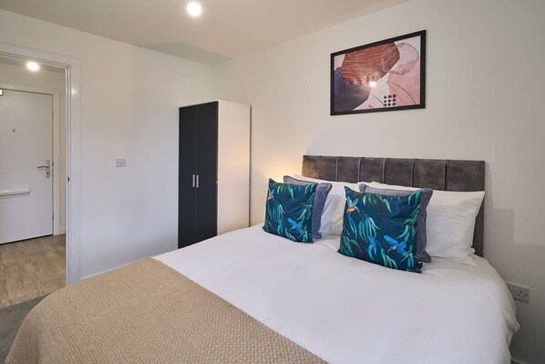 23 Waterside Place, Taunton - Host & Stay