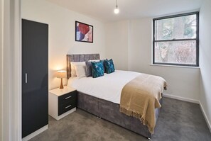 23 Waterside Place, Taunton - Host & Stay