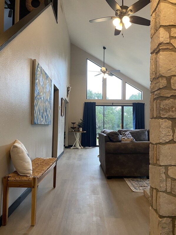 OWLS NEST - Beautiful architecture and sophisticated style of rock walls in this modern river house.