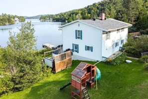 Parc pour enfant directement au chalet