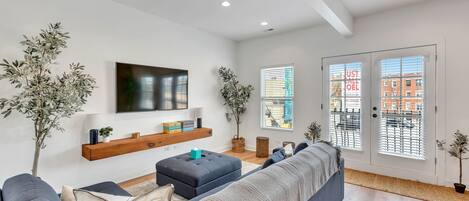 Home Decor, Furniture, Indoors, Living Room, Couch