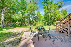 Private Patio | Dining Space