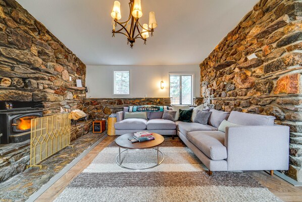 Loyalton Vacation Rental | 2BR | 1BA | Steps Required | 1,318 Sq Ft