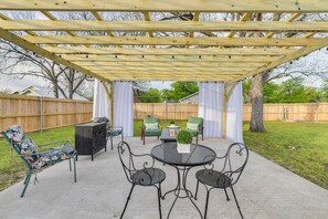 Backyard | Patio Area | Fire Table