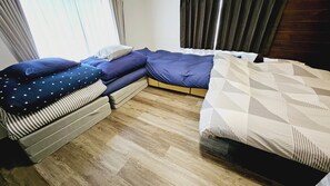 double bed,single sofa bed,2 futon