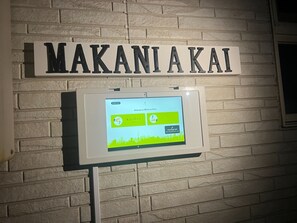 Self check-in with check-in tablet