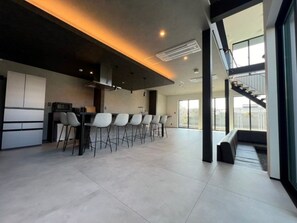 1st floor dining area