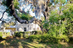 Casa la Joya - A Rare Find Vacation Home at the Heart of Safety Harbor! 
