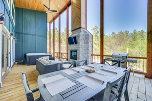 Covered Deck | Private Yard | Fire Pit