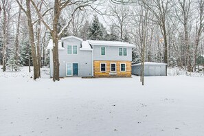 House Exterior | Fire Pit (Wood Provided) | Yard Games | Balcony