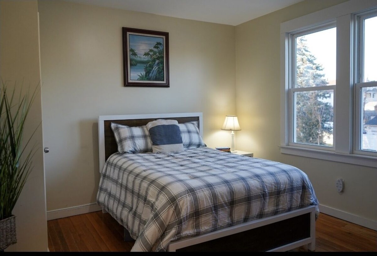Tranquil North End Bridgeport Luxe 2 Bdr unit