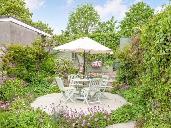 Garden with outside dining