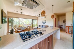 Fully equipped kitchen to prepare meals at home