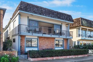 3-web-or-mls-925-w-bay-ave