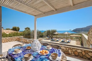 Villa Lindos Blueline image