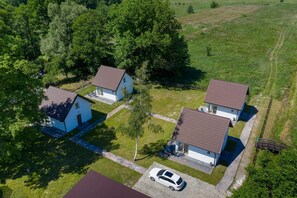 Stugans exteriör [sommar]
