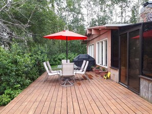 Upper deck