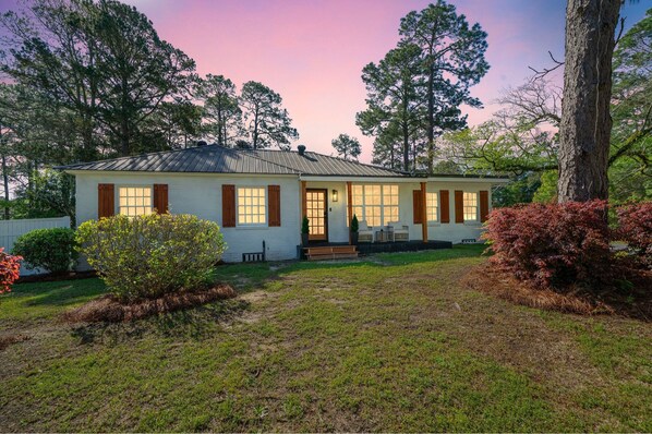 Cottage, House, Grass, Tree, Vegetation
