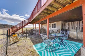 Patio | Outdoor Dining Area | Mountain View