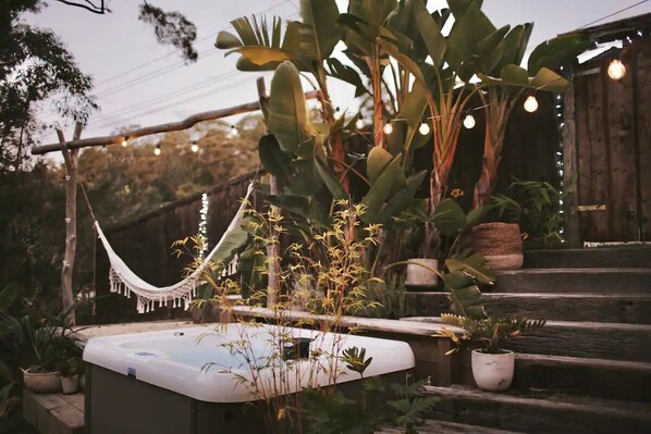 Outdoor spa tub