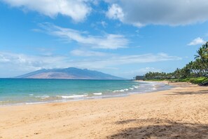 Nearby sandy beach at Keawakapu Beach