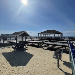 Lots to do at Bayview Park, Pavilion and picnic tables on the bay, playground