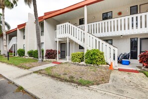 Condo Exterior | Parking | Designated Spot (1 Vehicle)