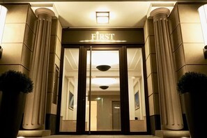 Entrance / Reception